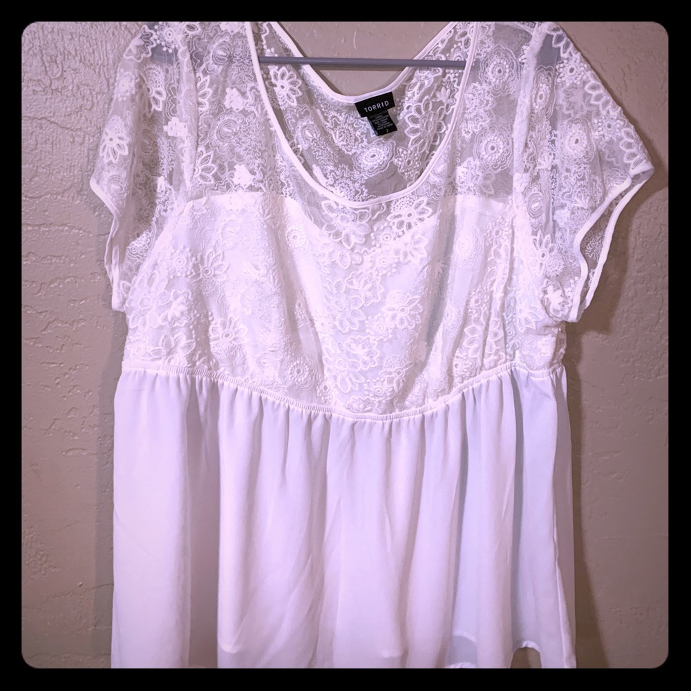White lace babydoll shirt - Torrid